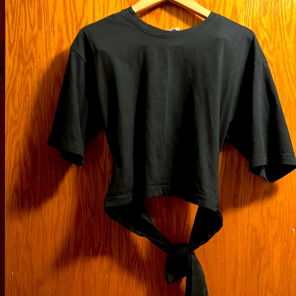 XS black tee that ties in back - new with tags